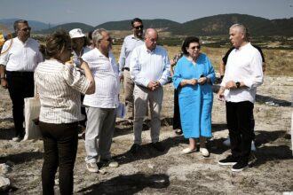 12 εκατ. ευρώ για την προστασία και ανάδειξη της ρωμαϊκής έπαυλης Αμυνταίου. Λίνα Μενδώνη: «Εξαιρετικά σημαντικό εύρημα – Μόλις δύο ή τρεις αντίστοιχες επαύλεις έχουν εντοπιστεί στην Ελλάδα»