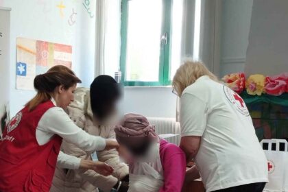 Παγκόσμια Ημέρα Πρώτων Βοηθειών: Βιωματική εκπαίδευση από τον Ερυθρό Σταυρό Κοζάνης στο Κέντρο Φιλοξενίας Ασυνόδευτων Ανηλίκων Πενταλόφου