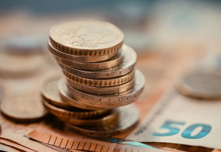 Πότε θα καταβληθεί η «13η σύνταξη» και το Δώρο Χριστουγέννων στο Δημόσιο - Στα 1.000€ ο κατώτατος το 2028